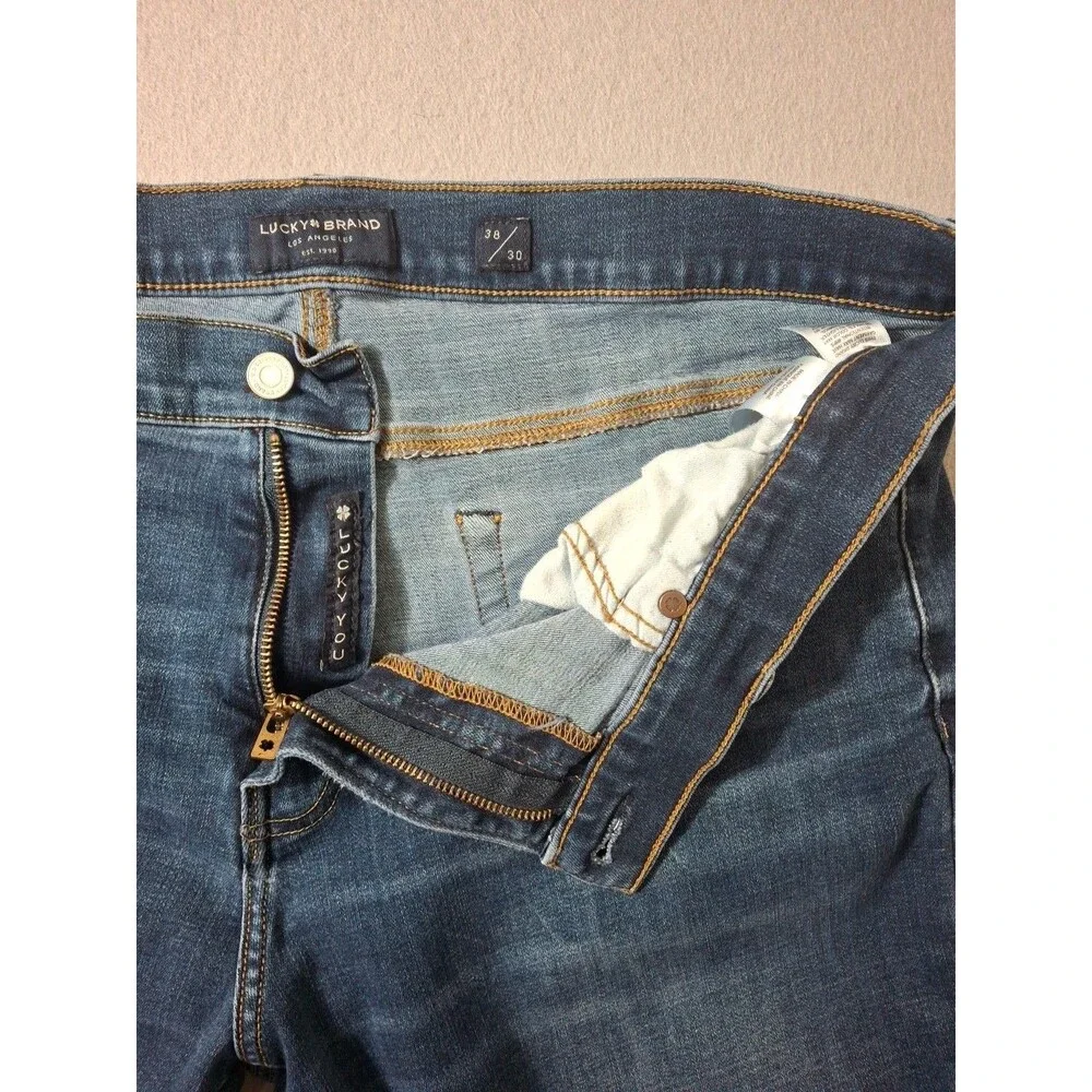 Lucky Brand Jeans Mens 38X30 221 Straight Blue Denim 5 Pocket Whiskered